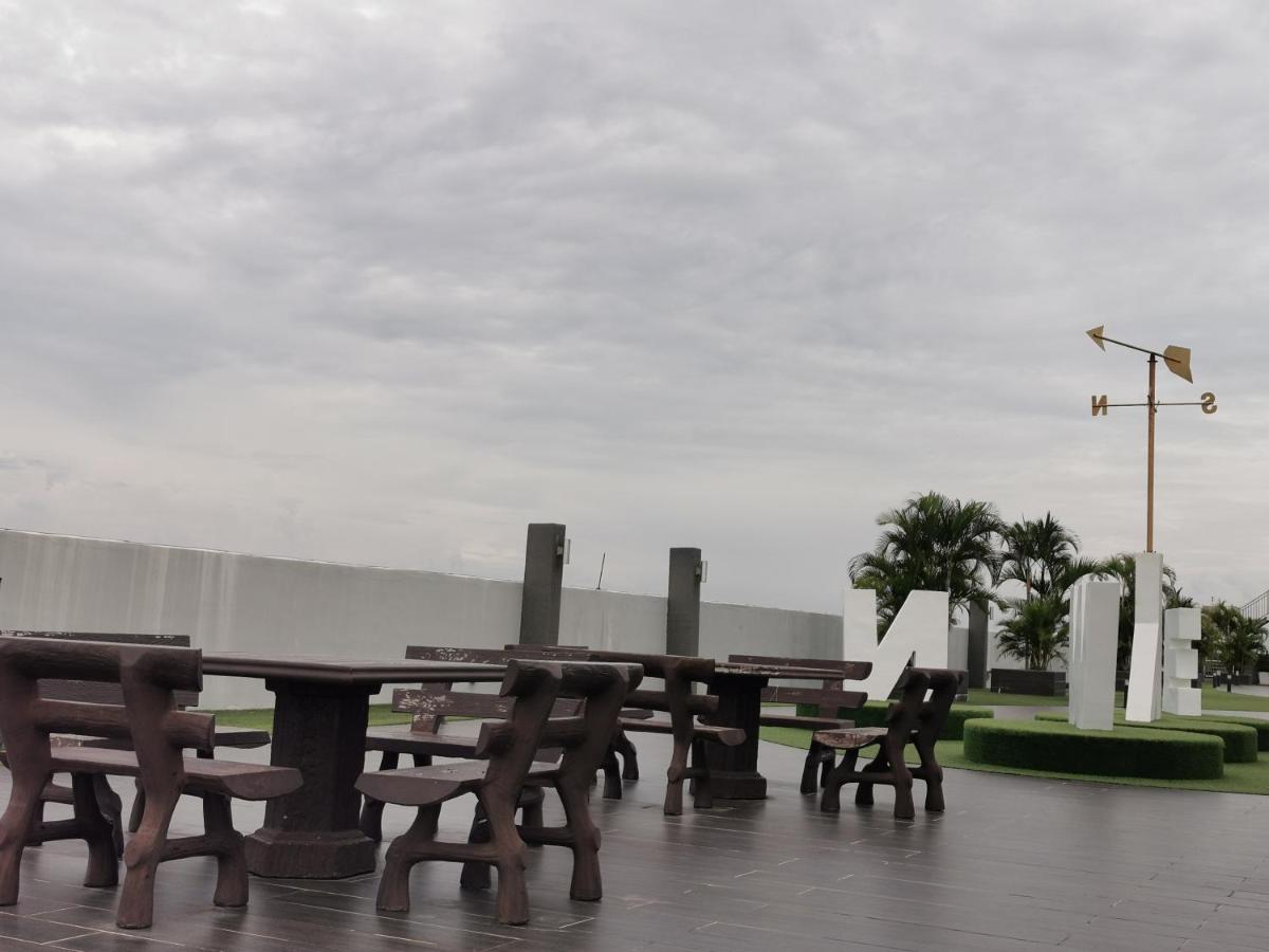 Coco Homestay 旅人の家@The Venus Sitiawan Perak Extérieur photo