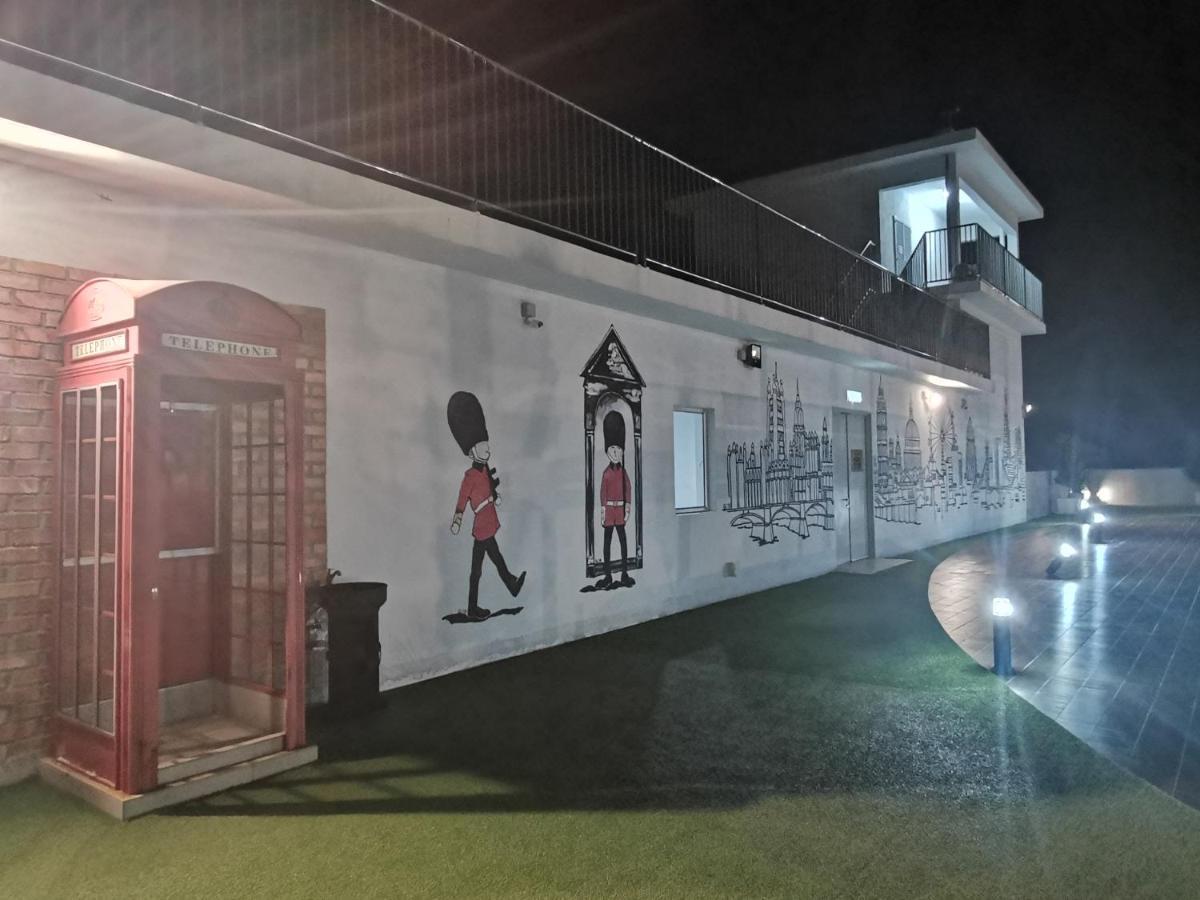 Coco Homestay 旅人の家@The Venus Sitiawan Perak Extérieur photo